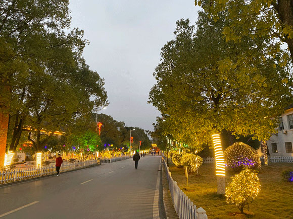 ���ˮ��ɽ���^����